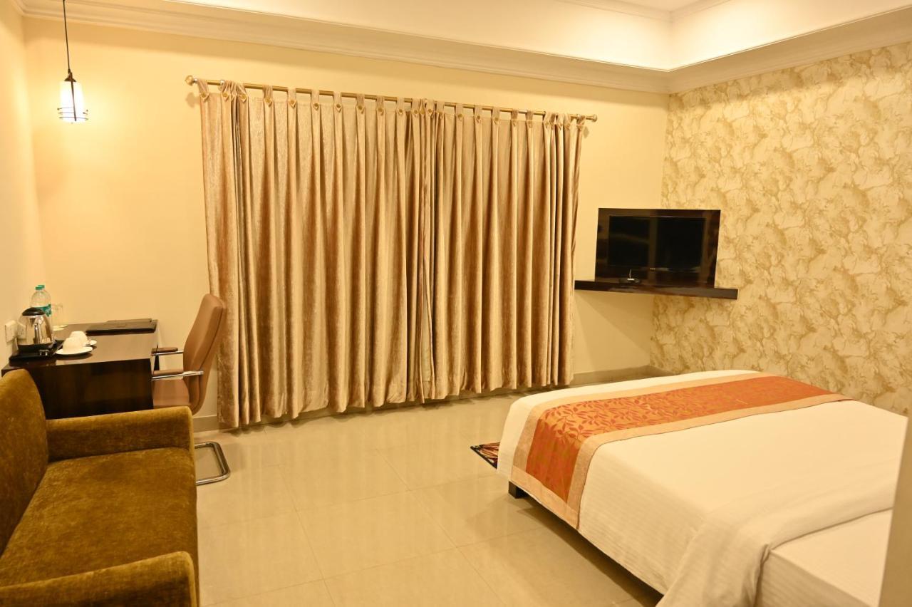 The Orchard Hotel Jharsuguda Ngoại thất bức ảnh